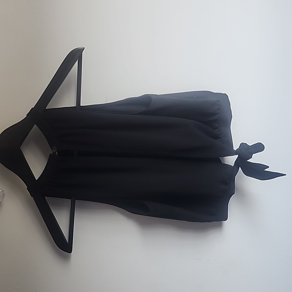 Open back black top - Picture 4 of 5